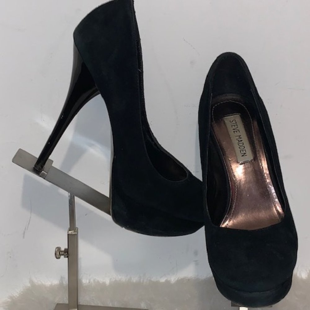 Steve Madden Black Suede Platform Pumps